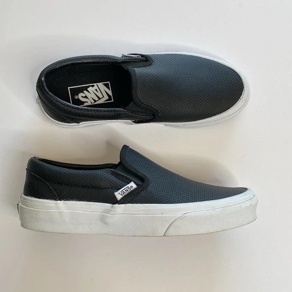 Vans classic shoes perforated black men’s 3.5 women’s 5 worn once